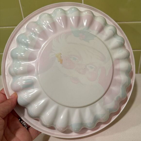 Vintage Santa Claus Plastic Plate/Tray for Christmas Cookies - Picture 2 of 3